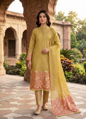 Garb This Suits In Lovely Color.Its Pretty Top Is Jacquard Silk Based Paired Bottom Santoon And Jacquard Silk Fabricated Dupatta Are Woven Jamdani Jacquard Designer. Which Gives An Attractive To The Dress.