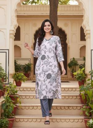 Attrective These Beautiful Looking Readymade Top With Bottom Set.These Top And Bottom is Fabricated On Cotton.Its Beautified With Designer Printed.