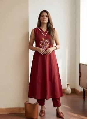 Attrective These Beautiful Looking Readymade Top With Bottom Set.These Top And Bottom is Fabricated On Soft Cotton.Its Beautified With Designer Embroidery Work.