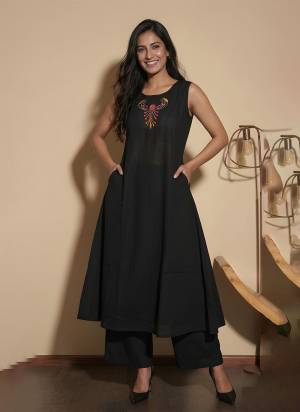 Attrective These Beautiful Looking Readymade Top With Bottom Set.These Top And Bottom is Fabricated On Soft Cotton.Its Beautified With Designer Embroidery Work.