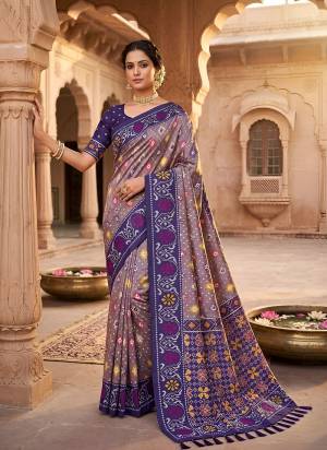 Attractive These Party Wear Saree in Fine Colored.These Saree Are Patola Silk And Blouse is Fabricated On Patola Silk.Its Beautified With Weaving Jacquard Meenakari Designer.
