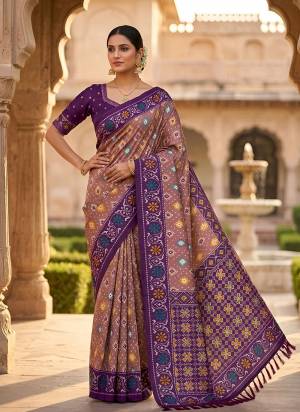 Attractive These Party Wear Saree in Fine Colored.These Saree Are Patola Silk And Blouse is Fabricated On Patola Silk.Its Beautified With Weaving Jacquard Meenakari Designer.