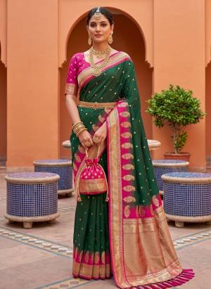 Garb These Party Wear Saree in Fine Colored.These Saree Are Soft Silk And Blouse is Fabricated On Soft Silk.Its Beautified With Weaving Jacquard Jari Rich Pallu Designer.