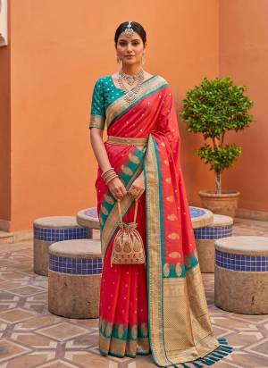 Garb These Party Wear Saree in Fine Colored.These Saree Are Soft Silk And Blouse is Fabricated On Soft Silk.Its Beautified With Weaving Jacquard Jari Rich Pallu Designer.