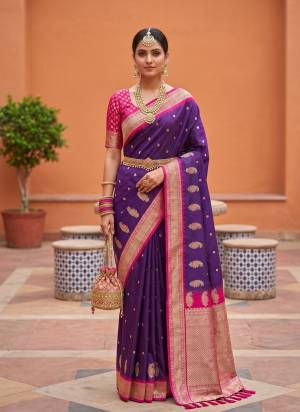 Garb These Party Wear Saree in Fine Colored.These Saree Are Soft Silk And Blouse is Fabricated On Soft Silk.Its Beautified With Weaving Jacquard Jari Rich Pallu Designer.