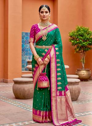 Garb These Party Wear Saree in Fine Colored.These Saree Are Soft Silk And Blouse is Fabricated On Soft Silk.Its Beautified With Weaving Jacquard Jari Rich Pallu Designer.