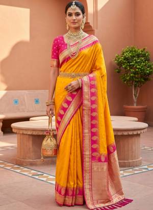 Garb These Party Wear Saree in Fine Colored.These Saree Are Soft Silk And Blouse is Fabricated On Soft Silk.Its Beautified With Weaving Jacquard Jari Rich Pallu Designer.