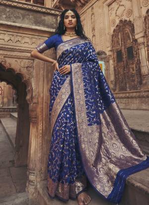 Attractive These Fastive And Party Wear Saree in Fine Colored.These Saree And Blouse is Fabricated On Art Silk.Its Beautified With Woven Jari Jacquard Designer.