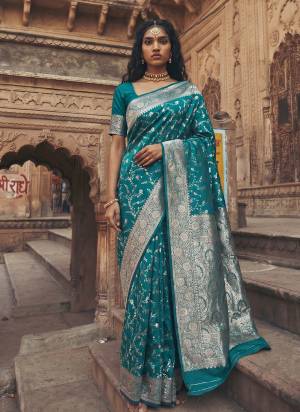Attractive These Fastive And Party Wear Saree in Fine Colored.These Saree And Blouse is Fabricated On Art Silk.Its Beautified With Woven Jari Jacquard Designer.