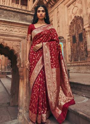 Attractive These Fastive And Party Wear Saree in Fine Colored.These Saree And Blouse is Fabricated On Art Silk.Its Beautified With Woven Jari Jacquard Designer.