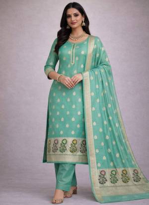Garb These Suit in Fine Colored Pair With Bottom And Dupatta.These Top Are Lichi Silk And Dupatta Are Fabricated On Lichi Silk Pair With Santoon Bottom And Inner.Its Beautified With Woven Jacquard Designer.