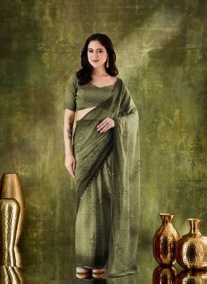 Looking These Party Wear Ready To Wear Saree in Fine Colored.These Saree Are Chiffon And Blouse is Chiffon Fabricated.Its Beautified With Designer Printed.