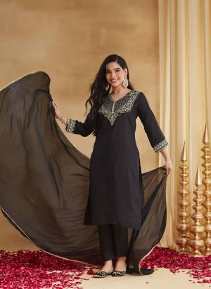 Looking These Suit in Fine Colored Pair With Bottom And Dupatta.These Top Are Rayon Slub And Bottom Are Fabricated On Rayon Slub Pair With Chinon Dupatta.Its Beautified With Designer Embroidery Work.