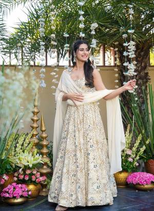 Attrective Looking These Beautiful Looking Readymade Long Gown.These Gown Are Rayon And Dupatta  Are Georgette Fabricated.Its Beautified With Designer Digital Printed.