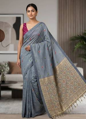 Garb These Party Wear Saree in Fine Colored.These Saree Are Cotton Silk And Blouse is Fabricated On Cotton Silk.Its Beautified With Woven Multy Thread Designer.