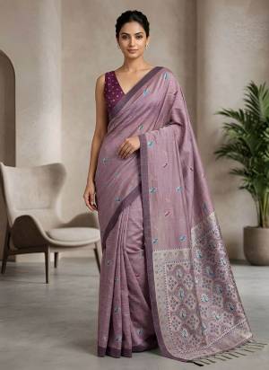 Garb These Party Wear Saree in Fine Colored.These Saree Are Cotton Silk And Blouse is Fabricated On Cotton Silk.Its Beautified With Woven Multy Thread Designer.