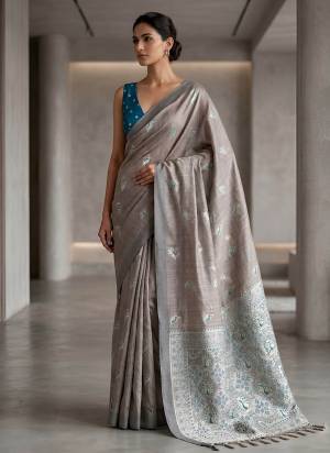 Garb These Party Wear Saree in Fine Colored.These Saree Are Cotton Silk And Blouse is Fabricated On Cotton Silk.Its Beautified With Woven Multy Thread Designer.