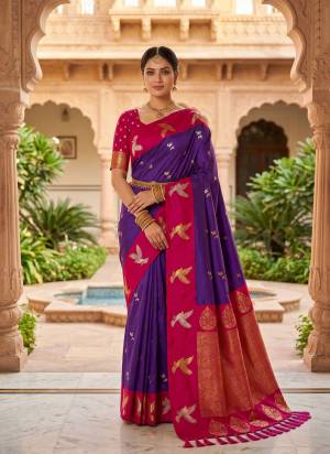 Garb These Party Wear Saree in Fine Colored.These Saree Are Soft Silk And Blouse is Fabricated On Soft Silk.Its Beautified With Weaving Jari Designer.