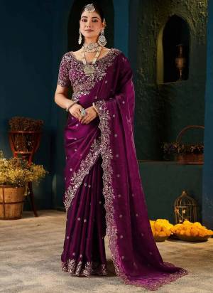 Garb These Party Wear Saree in Fine Colored.These Saree Are Fendy Satin And Blouse is Fabricated On Fendy Satin.Its Beautified With Designer C Pallu,Silver Jari,Thread Embroidery Work.