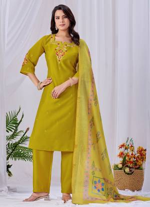 Garb These Suit in Fine Colored Pair With Bottom And Dupatta.These Top Are Roman Silk And Bottom Are Fabricated On Roman Silk Pair With Linen Dupatta.Its Beautified With Designer Embroidery Work.