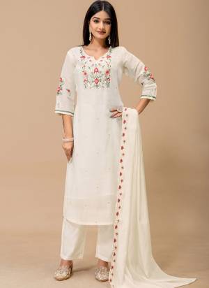 Garb These Suit in Fine Colored Pair With Bottom And Dupatta.These Top Are Roman Silk And Bottom Are Fabricated On Roman Silk Pair With Linen Dupatta.Its Beautified With Designer Embroidery Work.