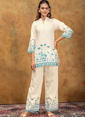 Looking These Co Ord Set in Fine Colored Pair With Bottom.These Top Are Soft Cotton And Bottom Are Fabricated On Soft Cotton Pair.Its Beautified With Designer Printed.