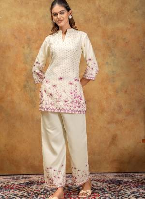 Looking These Co Ord Set in Fine Colored Pair With Bottom.These Top Are Soft Cotton And Bottom Are Fabricated On Soft Cotton Pair.Its Beautified With Designer Printed.