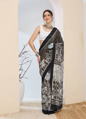 Garb These Party Wear Ready To Wear Saree in Fine Colored.These Saree Are Silk Blend And Blouse is Silk Blend Fabricated.Its Beautified With Designer Printed.