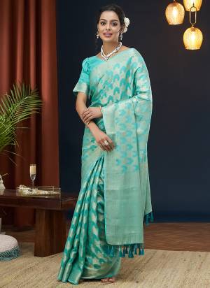 Looking These Party Wear Fancy Saree in Fine Colored Pair With Blouse.These Saree and Blouse Are Fabricated On Georgette.Its Beautified With Woven Jacquard Designer.
