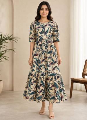 Looking These Beautiful Looking Readymade Long Kurti.These Kurti Fabricated On Rayon.Its Beautified With Designer Printed.