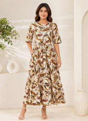 Looking These Beautiful Looking Readymade Long Kurti.These Kurti Fabricated On Rayon.Its Beautified With Designer Printed.
