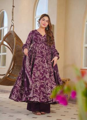 Attrective These Beautiful Looking Readymade Anarkali Suits.These Top Are Cotton Silk And Bottom Are Cotton Silk Fabricated On Cotton Silk Dupatta.Its Beautified With Designer Digital Printed.