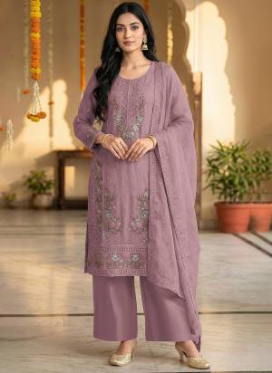 Looking These Party Wear Designer Salwar Suits in Fine Colored Pair With Dupatta.These Top Are Chiffon And Dupatta Are Fabricated On Chiffon Pair With Crepe Bottom And Inner.Its Beautified With Designer Embroidery Work.