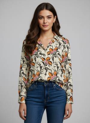 Garb These Beautiful Looking Readymade Short Shirt.These Shirt is Fabricated On Crepe.Its Beautified With Designer Digital Printed.