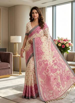 Looking These Party Wear Saree in Fine Colored.These Saree Are Linen And Blouse is Fabricated On Linen.Its Beautified With Woven Border Designer With Peacock Kalamkari Printed.