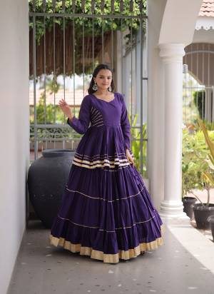 Looking These Beautiful Looking Navratri Wear Free Size Stitched Lahenga Choli.These Lahenga Are Cora Cotton And Blouse is Fabricated On Cora Cotton.Its Beautified With Designer Gota Patti Lace Work.