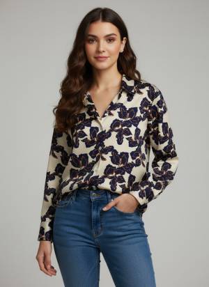 Garb These Beautiful Looking Readymade Short Shirt.These Shirt is Fabricated On Crepe.Its Beautified With Designer Digital Printed.
