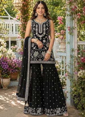 Garb These Party Wear Sharara Suit in Fine Colored Pair Sharara With Dupatta.These Top,Bottom And Dupatta Are Chiffon Fabricated.Its Beautified With Designer Heavy Sequance Embroidery,Khatli Work.
