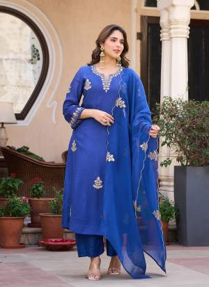 Garb These Suit in Fine Colored Pair With Bottom And Dupatta.These Top Are Viscose Chanderi And Bottom Are Fabricated On Viscose Chanderi Pair With Organza Dupatta.Its Beautified With Designer Embroidery Work.