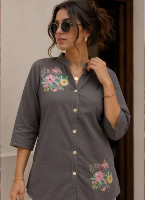 Looking These Beautiful Looking Readymade Short Tunic Kurta.These Kurta is Fabricated On Cotton.Its Beautified With Designer Flower Printed.