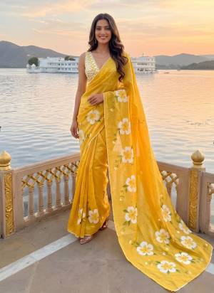 Looking These Party Wear Saree in Fine Colored.These Saree is Fabricated On Silver Cotton Pair With Silver Cotton Blouse.Its Beautified Designer Printed.