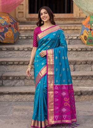 Attractive These Fastive And Party Wear Saree in Fine Colored.These Saree And Blouse is Fabricated On Soft Silk.Its Beautified With Woven Jacquard Designer.