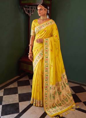 Garb These Fastive And Party Wear Saree in Fine Colored.These Saree And Blouse is Fabricated On Tissue Silk.Its Beautified With Woven Jacquard Designer.