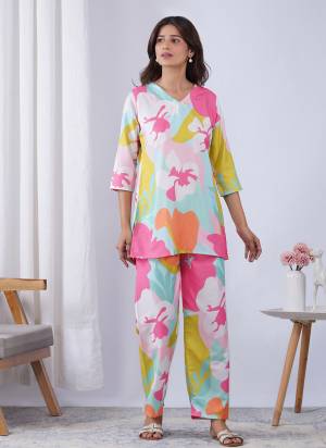 Looking These Beautiful Looking Readymade Co Ord Top And Bottom.These Top And Bottom is Fabricated On Rayon Blend.Its Beautified With Designer Printed.