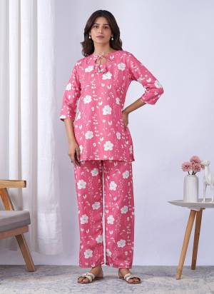 Looking These Beautiful Looking Readymade Co Ord Top And Bottom.These Top And Bottom is Fabricated On Rayon Blend.Its Beautified With Designer Printed.