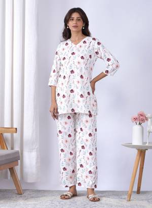Looking These Beautiful Looking Readymade Co Ord Top And Bottom.These Top And Bottom is Fabricated On Rayon Blend.Its Beautified With Designer Printed.