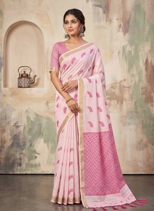 Garb These Fastive And Party Wear Saree in Fine Colored.These Saree And Blouse is Fabricated On Linen.Its Beautified With Woven Jari Border With Resham Designer.