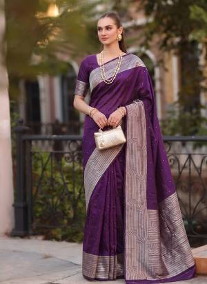 Garb These Fastive And Party Wear Saree in Fine Colored.These Saree And Blouse is Fabricated On Cotton Blend.Its Beautified With Woven Designer.