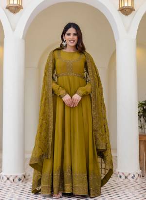 Looking These Beautiful Party Wear Looking Readymade Gown With Bottom.These Gown And Dupatta Are Georgette Fabricated.Its Beautified With Disigner Embroidery Work.