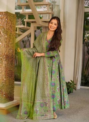 Garb These Beautiful Looking Readymade Suits.These Top Are Muslin And Bottom is Fabricated On Muslin And Muslin Dupatta.Its Beautified With Designer Digital Printed.